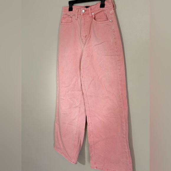 GAP Pink Denim Jeans size 4/27R 
Very good condition! 
So cute! - Picture 3 of 8